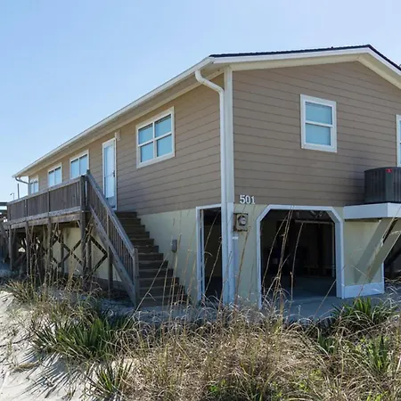 The Beach Fact Oar By Oak Island Accommodations